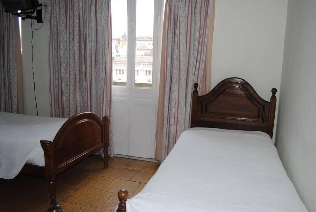 Peninsular- Hotel Porto